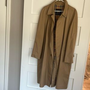 Men’s Burberry trenchcoat